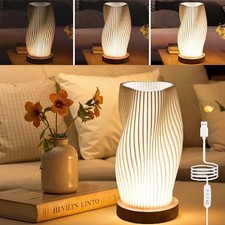 Nachttischlampe mit Holzsockel