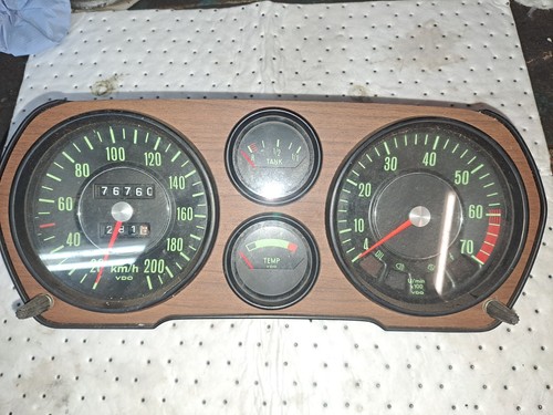 Audi 100 tacho - 100,