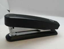 Novus B 7A Komfort Heftgerät 30 Blatt Heftleistung Automatik schwarz (B66)