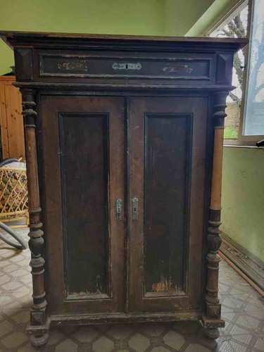 Imposanter schrank mit - schrank,