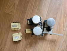 3x LNB, 2x Verteiler und Halterung - Konvolut