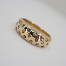 EXKLUSIVER EDELSTEIN RING IN