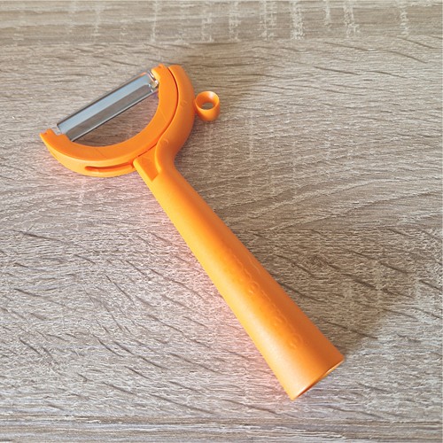 Tupperware twist peeler 1 - tupperware,
