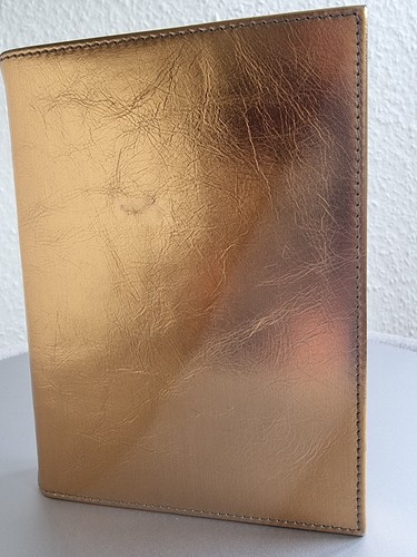 Notizbuch mit goldfarbenem - notizbuch,