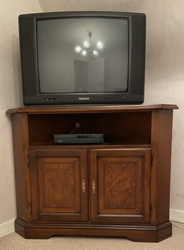 Fernseh eckschrank inclusive - fernseh,