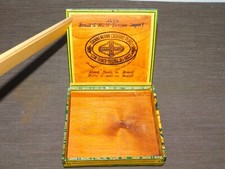 VINTAGE TOBACCO 6" X 5 3/8" X