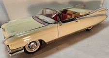Cadillac Eldorado Biarritz 1959, Maisto Modellauto, 1:18, ca. 33 cm in Weiß