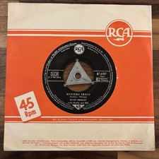 Elvis Presley  Single 45 Mystery Train / I Forgot To Remember To Forget You 7''