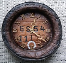 Wanduhr in Fassoptik  Weinfass