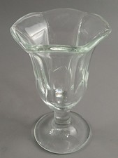 DDR Glas Eis Becher gedeckter