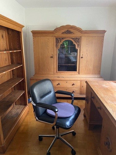 Sehr schöner schrank massiv - sehr,