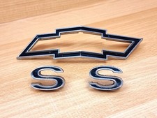 CHEVY BOW TIE EMBLEM & SS BUCHSTABEN - ORIGINAL - VINTAGE - U-S-A