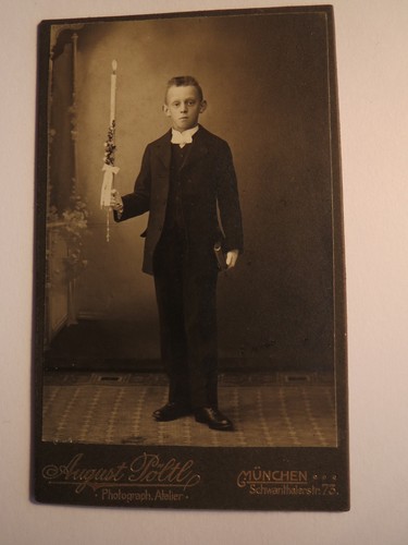 München stehender junge im - münchen,