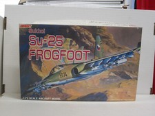 Bausatz Düsenflugzeug Sukhoi SU-25 Frogfoot Hobby S05-1300 Box 1:72 ungebaut