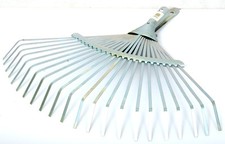 Verstellbar Metall Laubbesen mit 22 Zinken Gartenrechen Laubrechen Rechen Harke