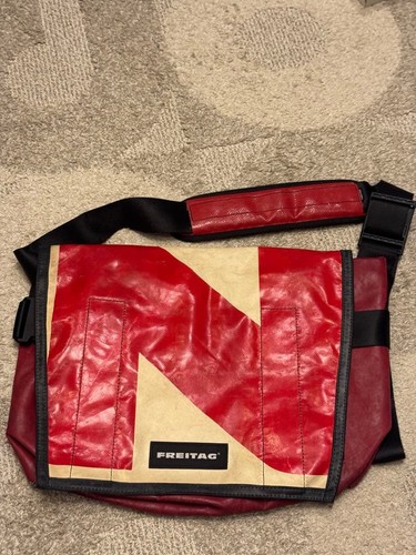 Freitag f12 dragnet - freitag, messenger