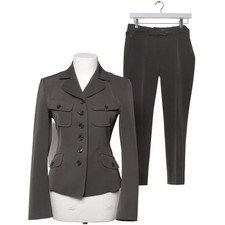 Strenesse Blue, Anzug