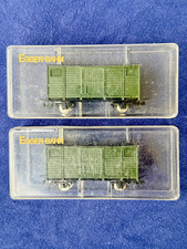 EGGER-BAHN: 2 gedeckte Güterwagen Nr. 2304 in grün, gepflegter Zustand, in OVP