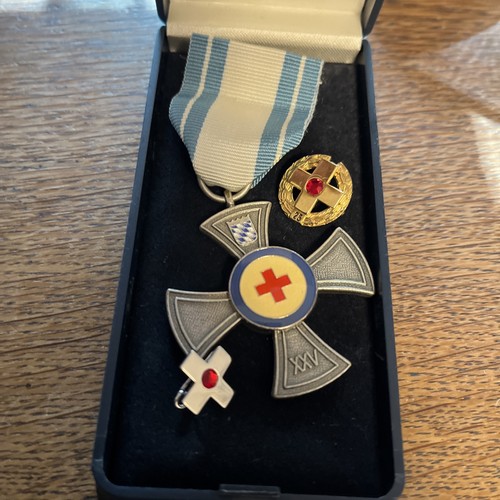 Ehrenzeichen rotes kreuz - rotes,