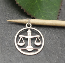 kleines Vintage Sternzeichen Anhänger Tierkreiszeichen Waage rund 830er Silber