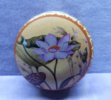 Kleine Pillendose  rund lila Blume Blech