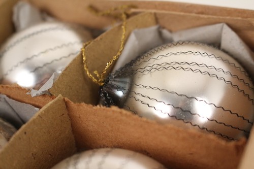 Christbaumkugeln silber
