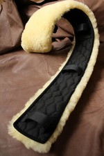 Echt Lammfell Gurtschoner, Gurtunterlage f graden Sattelgurt, Kurzgurt, Langgurt