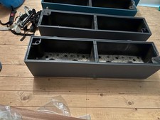 Lechuza Balconera 80 schiefer grau mit schwarzen Haltern