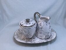 zuckerdose und milchkännchenauf Tablett weiß Vintage alt Shabby chic Porzellan 