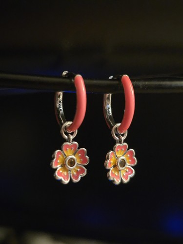 Zweifarbige blumen creolen - blumen,