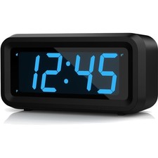 digitaler Wecker LED Uhr Tischuhr batteriebetrieben mit Helligkeit Snooze