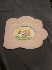 Little Wingels - Drei Schutzengel im Glück: Cover aus rosa Plüschbezug