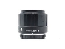 Sigma Objektiv 19 mm f/2,8 DN ART Micro Four Thirds Fit