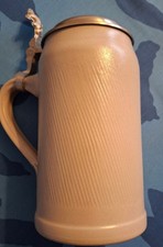 Steinkrug mit Zinndeckel /