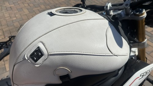 Triumph speed triple 1050 - 1050, r