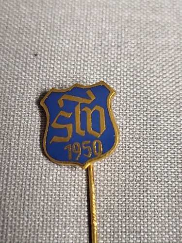 Alte anstecknadel fußball - anstecknadel, tsv