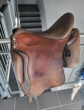 Iberosattel Amazonas Dressage 2000 mit 18' Sitz. Dressur Reitsattel für Pferde