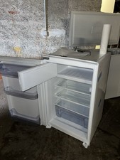 Mini-Kühlschrank zu