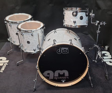 DW Performance Drumset White