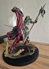 SIDESHOW PREDATOR ON HORSE STATUE