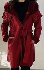 Extravaganter Ledermantel