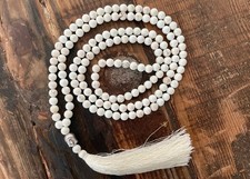 Mala Kette - Howlith & Buddha