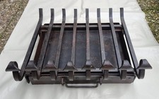 Kaminrost, Feuerrost, Feuerbock, handgeschmiedet, Eisen + Ascheauffangbehälter