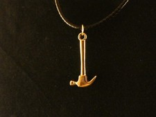 Hammer Anhänger mit Kette 24 Karat Vergoldet Werkzeug Zimmermann Dachdecker