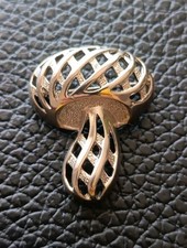 Brosche Pilz, Metall