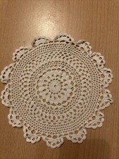 Kleines Häkel Deckchen Weiß