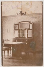 Antikes Esszimmer mit