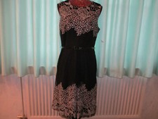 Gr. 40  edles Kleid NEU