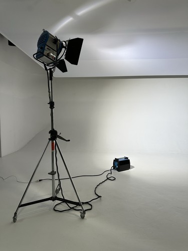 Arri daylight compact 2500 hmi - daylight,