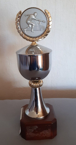 Kegelpokal cm hoch - cm,